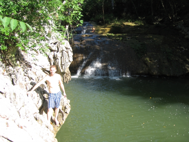 ab in den erstbesten Fluss, was da wohl alles rumschwimmt ?!?!